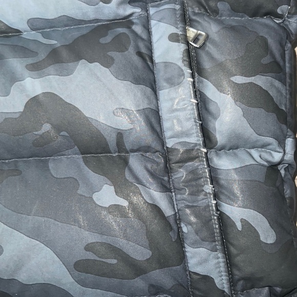 Mens Moncler Coat - Picture 4 of 11